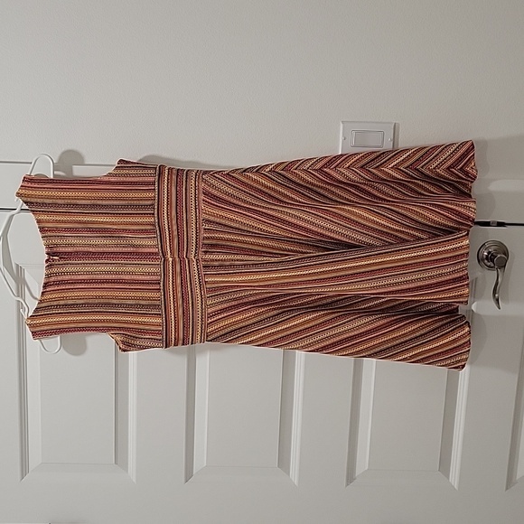 Gabby Skye Orange/Multi A-Line Sleeveless Dress | Size 6 - Picture 2 of 12